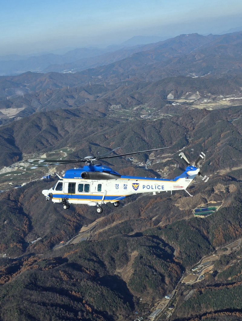강원경찰청은 11일 신규 중형헬기 참수리 취항식을 가졌다.(강원경찰청 제공. 재판매 및 DB금지)/뉴스1
