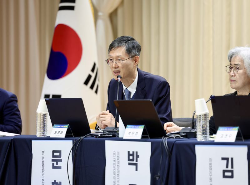 문형배 전 헌법재판소장 권한대행이 11일 사법개혁 공청회에서 발언하고 있다. 사진=법원행정처