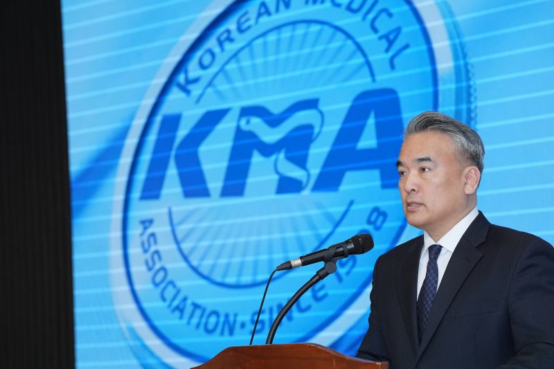 [서울=뉴시스]김성근 대한의사협회 대변인. (사진= 대한의사협회 제공) 2025.04.10. photo@newsis.com.