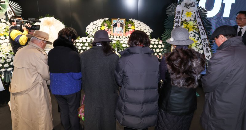 [뉴스1 PICK]서울영화센터에 故김지미 추모공간…오세훈·정혜선·장미희 조문