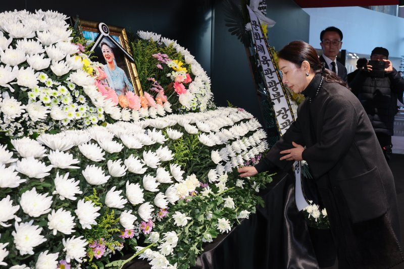 [뉴스1 PICK]서울영화센터에 故김지미 추모공간…오세훈·정혜선·장미희 조문