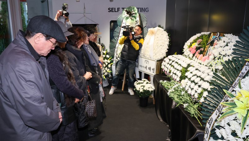 [뉴스1 PICK]서울영화센터에 故김지미 추모공간…오세훈·정혜선·장미희 조문