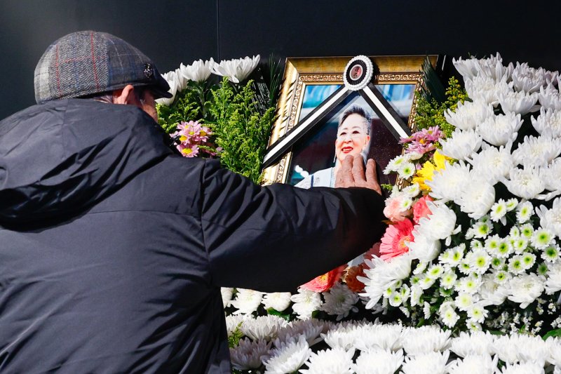 [뉴스1 PICK]서울영화센터에 故김지미 추모공간…오세훈·정혜선·장미희 조문