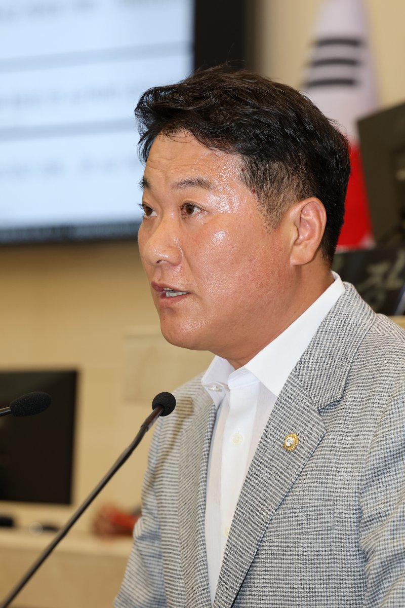 11일 양윤제 경북 포항시의회 예산결산특별위원장이 발언하고 있다. (포항시의회제공, 재판매 및 DB금지) 2025.12.11/뉴스1