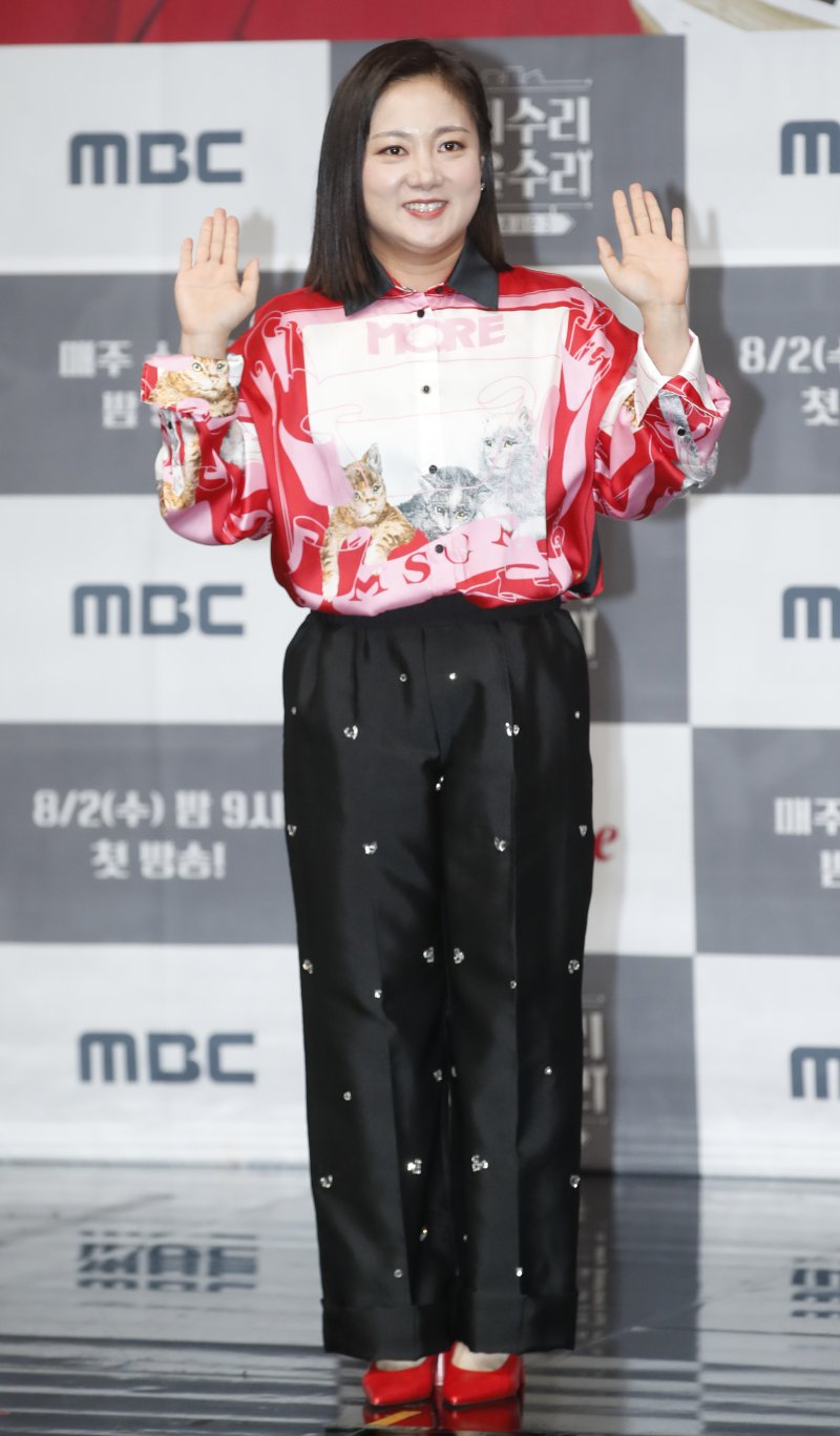 "박나래 합의 NO"·"주사이모 속눈썹 시술 담당" 의혹ing…소속사 '묵묵부답'