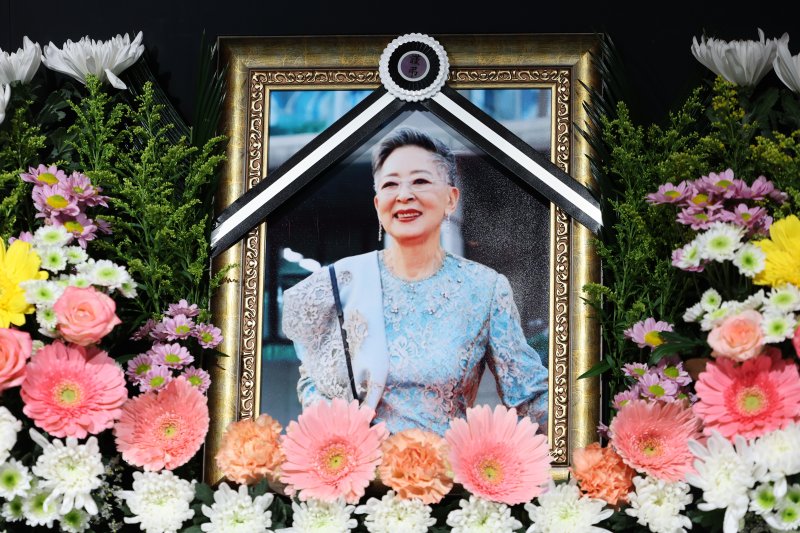 [서울=뉴시스] 황준선 기자 = 11일 오후 서울 중구 충무로 서울영화센터에 배우 고(故) 김지미 추모 공간이 마련돼 있다. 2025.12.11. hwang@newsis.com