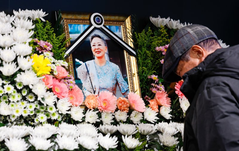 "韓 추모공간 생겨 다행" 美 별세 김지미, 장미희·김보연·정혜선 애도(종합)