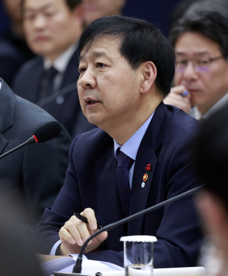 '실용 성장·확장 재정' 李정부, 첨단산업 금산분리 빗장 연다 [李정부 첫 업무보고]