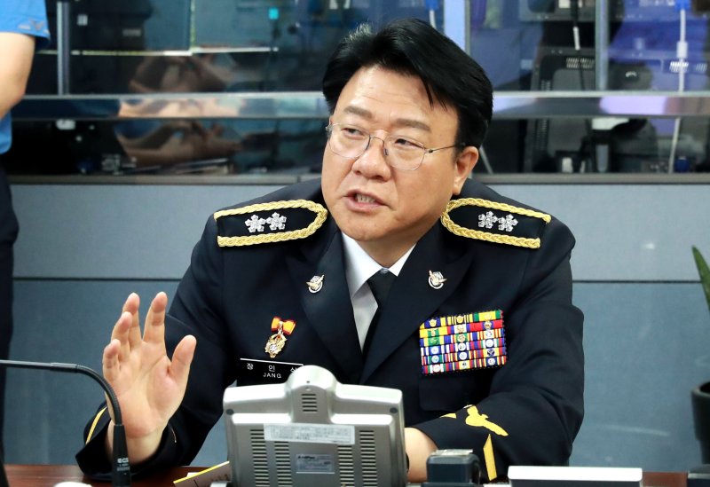 [부산=뉴시스] 남해지방해양경찰청은 제22대 장인식 신임 청장이 5일 오후 남해해경청에서 취임식을 갖고 업무를 시작했다고 5일 밝혔다. (사진=남해해경청 제공) *재판매 및 DB 금지