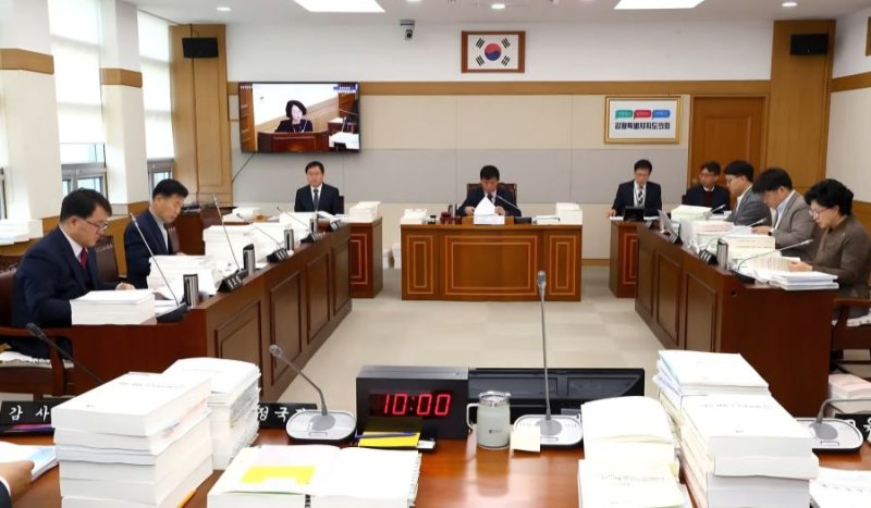 [춘천=뉴시스] 11일 강원특별자치도의회 예산결산특별위원회(위원장 최승순)는 이날 당초 원안 대비 205억1580만원을 조정한 강원특별자치도교육청 예산안 3조99971억원을 수정 가결했다고 밝혔다. 강원특별자치도의회 제공. *재판매 및 DB 금지