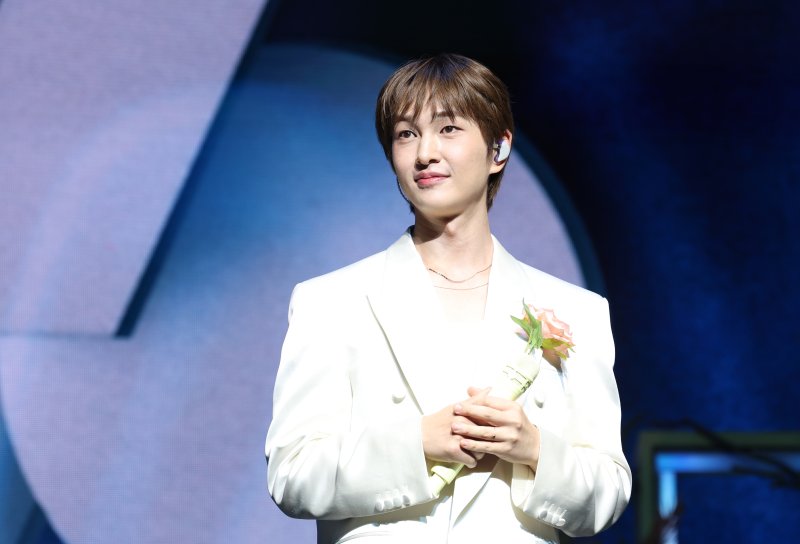 온유, '주사 이모' 친분 논란에 "피부 관리차 병원 방문했을 뿐"