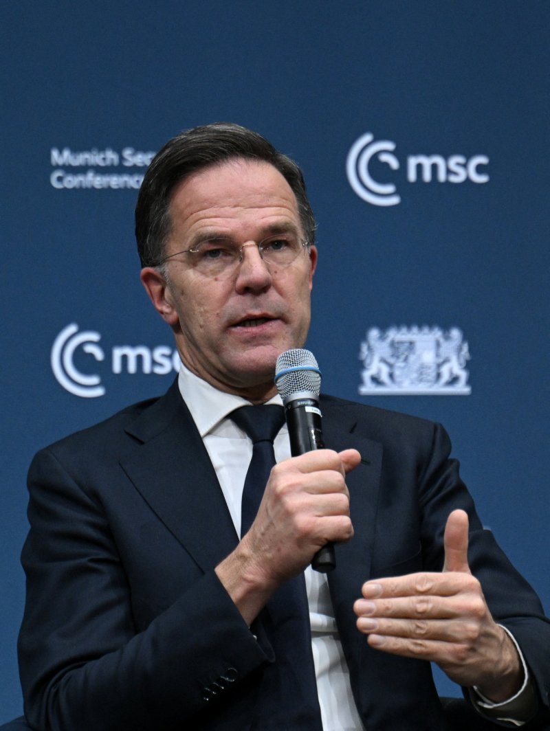 마르크 뤼터 북대서양조약기구(나토) 사무총장이 11일(현지시간) 뮌헨안보컨퍼런스가 독일 베를린에서 개최한 행사에서 말하고 있다.로이터연합뉴스