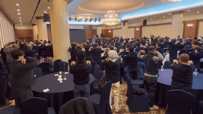 8일 강원 고성군 설악썬밸리골프리조트에서 디딤돌인문학 '인문기행' 첫날 일정으로 몸짓 인문학 순서가 진행되고 있다. 2025.12.8/뉴스1 ⓒ News1 문대현 기자