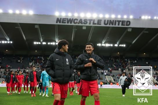 [서울=뉴시스] 독일 프로축구 분데스리가 바이에른 뮌헨의 김민재, 마인츠의 이재성. (사진=대한축구협회 제공) *재판매 및 DB 금지