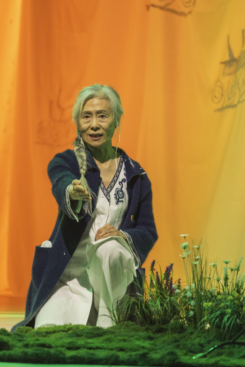 '태풍' 공연 중인 예수정(국립극단 제공)