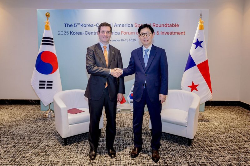 [서울=뉴시스] 한-파나마 차관 양자회담 개최. (사진=외교부 제공) 2025.12.12 *재판매 및 DB 금지