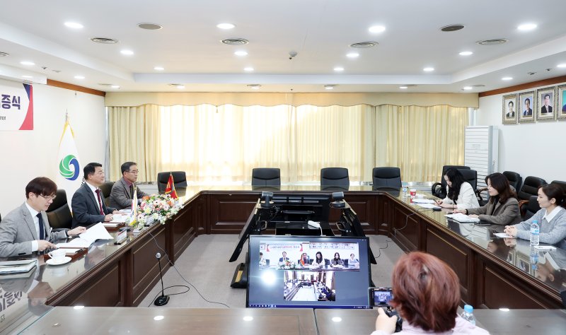 '사랑의 PC' 온라인 기증식 진행 모습.(대전 서구 제공. 재판매 및 DB금지)/뉴스1