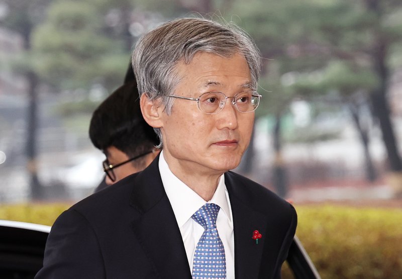 조희대 대법원장이 11일 오전 서울 서초구 대법원으로 출근하고 있다. 2025.12.11/뉴스1 ⓒ News1 구윤성 기자