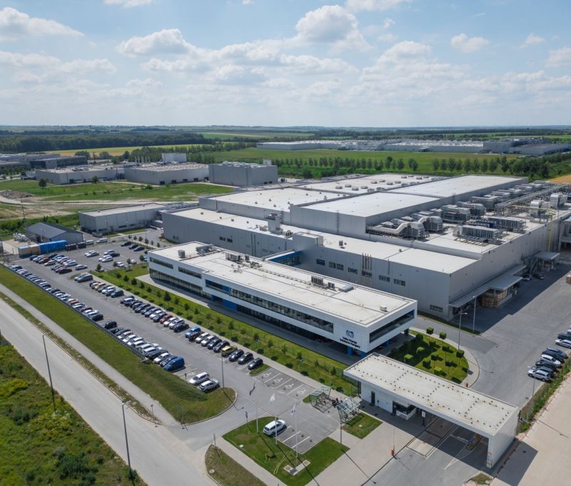 솔루스첨단소재 헝가리 전지박 공장.