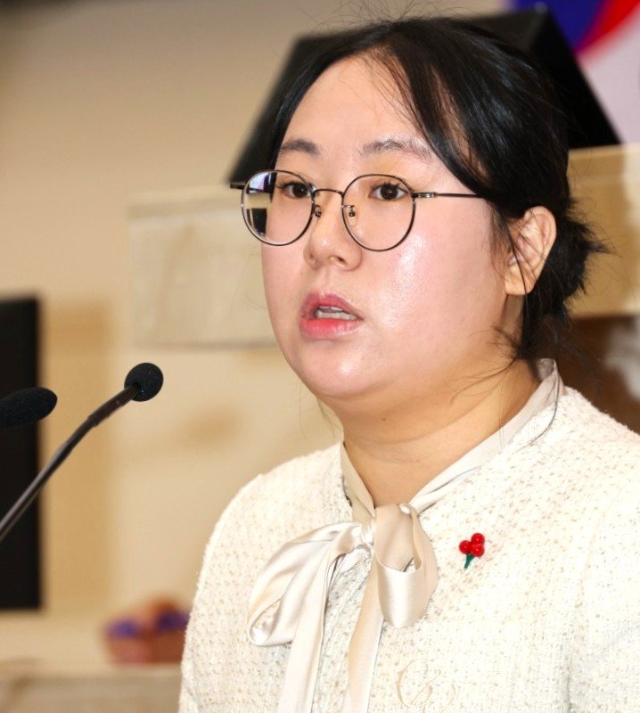 [포항=뉴시스] 송종욱 기자 = 이다영 포항시의회 의원. (사진=이다영 의원 홈페이지 캡처) 2025.12.12. photo@newsis.com