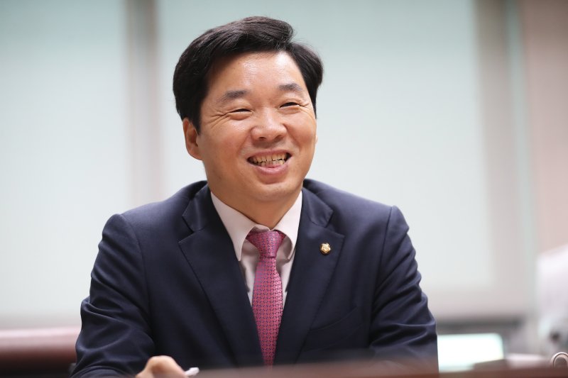 웹젠 창업주인 김병관 전 더불어민주당 의원. 2019.1.11/뉴스1 ⓒ News1 임세영 기자