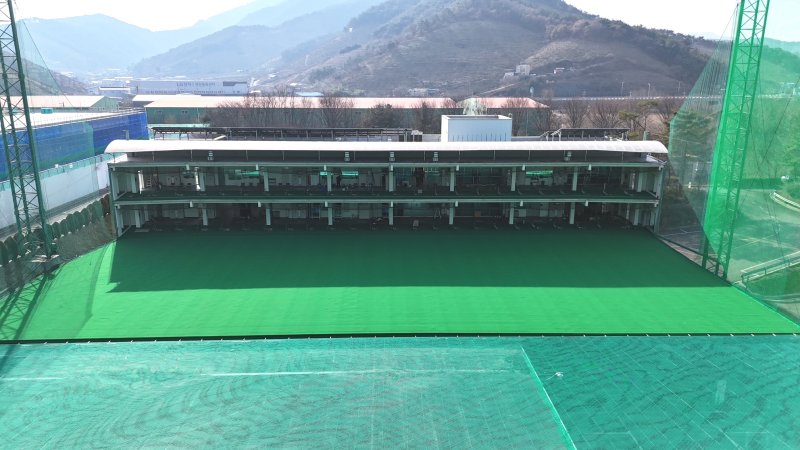 [창원=뉴시스] 강경국 기자 = 경남 창원시 의창구 북면 월계리에 위치한 북면골프연습장이 시설 개선 공사를 마치고 오는 15일부터 운영을 재개한다. (사진=창원시청 제공). 2025.12.12. photo@newsis.com *재판매 및 DB 금지