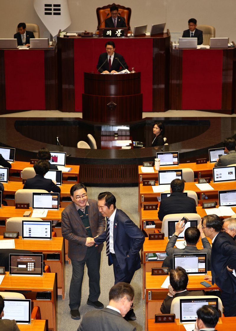 [서울=뉴시스] 김명년 기자 = 20일 오전 서울 여의도 국회 법제사법위원회에서 열린 서울중앙지방법원 등에 대한 국정감사에서 2025.10.20. kmn@newsis.com