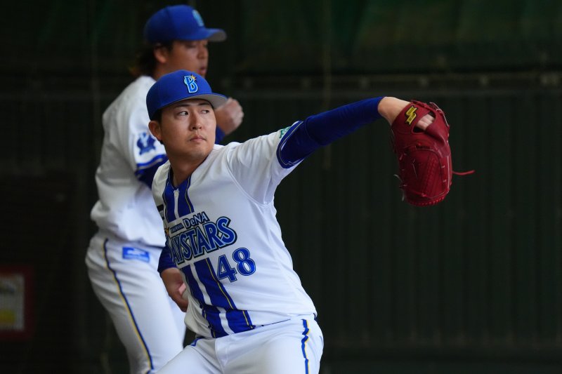 [서울=뉴시스] 프로야구 롯데 자이언츠가 12일 우완 교야마 마사야를 새 시즌 아시아쿼터 선수로 영입했다. (사진=롯데 자이언츠 제공) 2025.12.12. *재판매 및 DB 금지