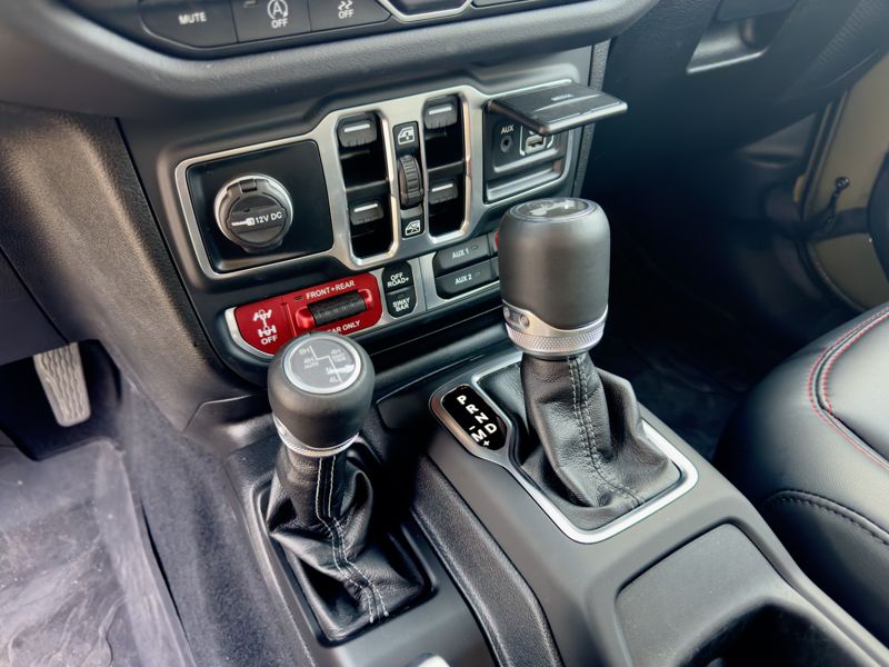 지프 랭글러 루비콘 41 에디션 1열 내부. /사진=김동찬 기자.