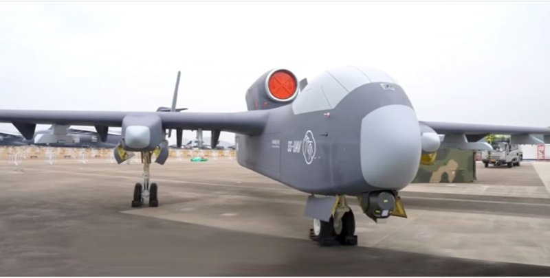 [서울=뉴시스] 지난해 11월 주하이 에어쇼에 처음 선보인 ‘드론 항모’ 지우톈. 최근 첫 비행에 성공했다고 신화통신이 11일 보도했다.(출처: 바이두) 2025.12.12. *재판매 및 DB 금지