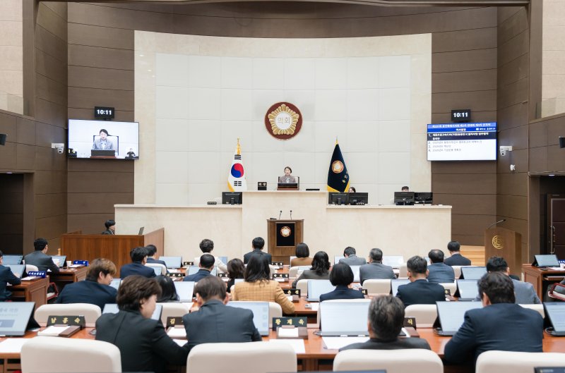 용인시의회 제297회 제2차 정례회 제4차 본회의 모습.(시의회 제공)
