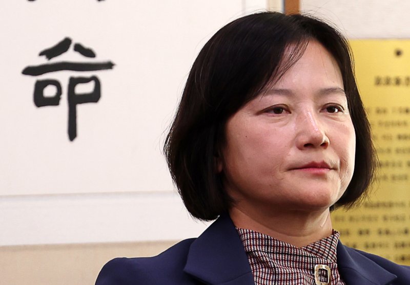 [서울=뉴시스] 김명년 기자 = 정유미 법무연수원 연구위원(전 창원지검장)이 지난 10월 23일 오전 서울 여의도 국회 법제사법위원회에서 열린 서울고등검찰청-서울중앙지방검찰청 등에 대한 국정감사에 출석해 있다. 2025.10.23. kmn@newsis.com