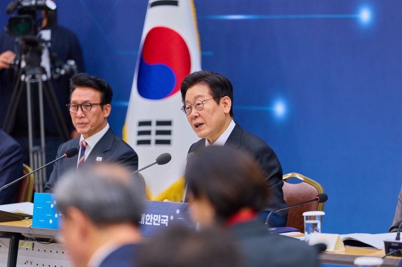 이재명 대통령이 12일 세종시 정부세종컨벤션센터에서 열린 과학기술정보통신부·개인정보보호위원회 업무보고에서 발언하고 있다. (대통령실 제공. 재판매 및 DB 금지) 2025.12.12/뉴스1 ⓒ News1 이재명 기자