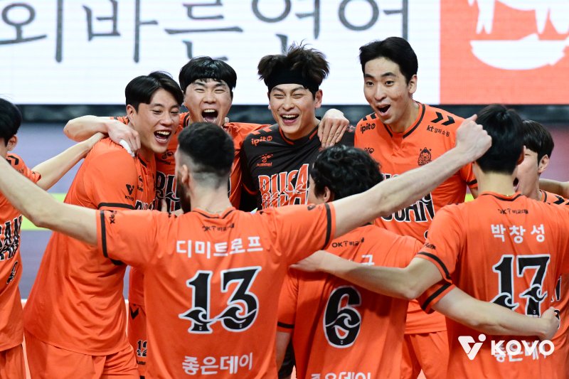 OK저축은행 선수들. (KOVO 제공)