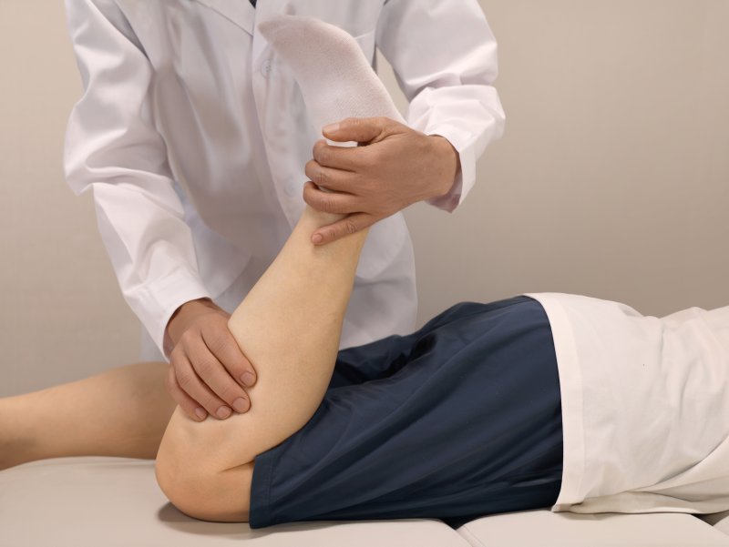 '도수치료' 건보 적용하자 의사들 '부글부글' 한 이유