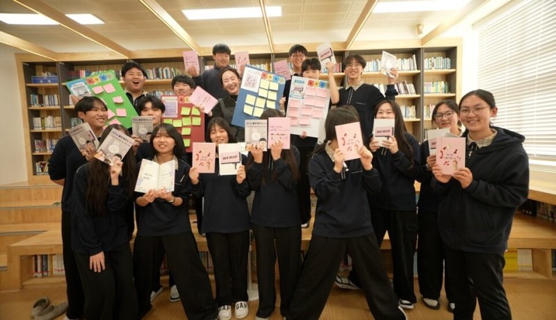 학생들이 EBS의 학생 참여형 보건수업 촬영을 진행하고 있다. (전남도교육청 제공, 재판매 및 DB 금지)/뉴스1
