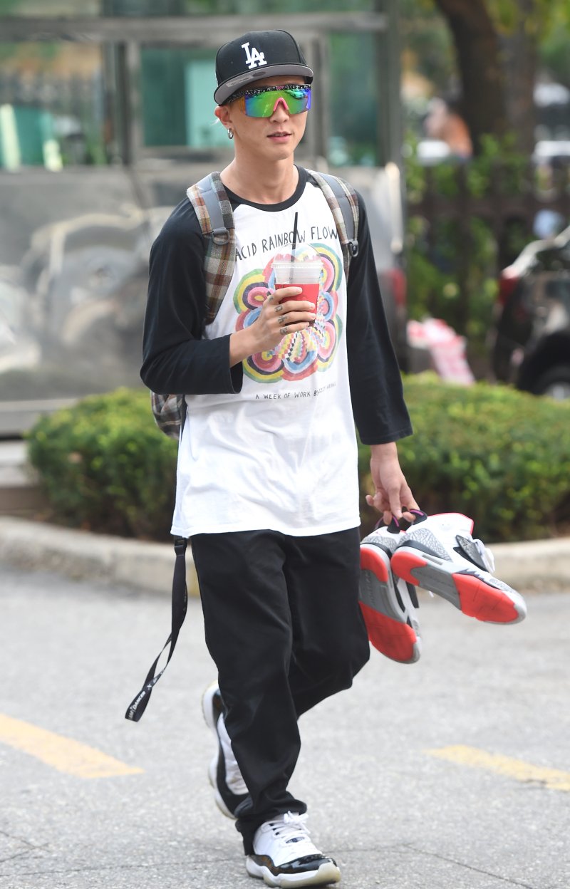 팝핀현준 "학생들 성적 수치감 느끼게 해 반성…교수직 사임"