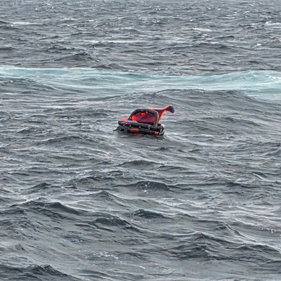 바지선 선원들이 타고 있었던 구명벌.(제주해경청 제공. 재판매 및 DB 금지)/뉴스1