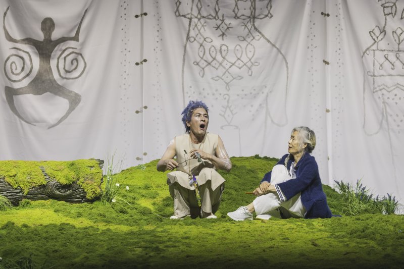 배우 예수정(오른쪽)이 국립극단 연극 '태풍'에 프로스페라로 출연하고 있다. (사진=국립극단 제공) *재판매 및 DB 금지