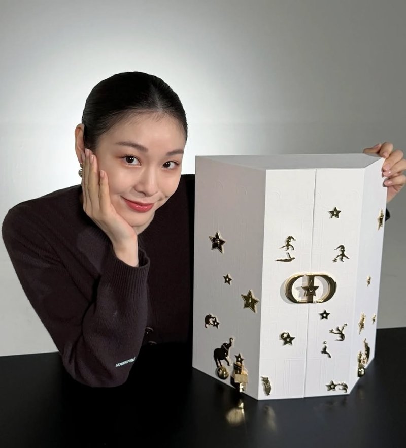 김연아, '올백' 헤어스타일도 완벽 소화…독보적 비주얼 [N샷]