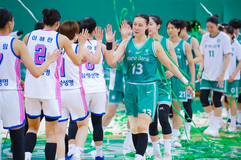 [서울=뉴시스] 여자프로농구 부천 하나은행의 김정은. (사진=WKBL 제공) *재판매 및 DB 금지