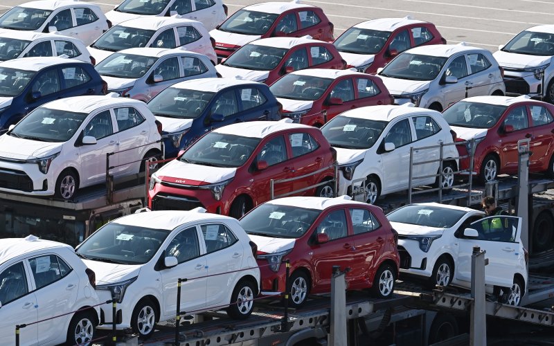 [평택=뉴시스] 김종택기자 = 경기 평택항 자동차전용부두에 수출용 차량이 세워져 있는 모습. 2025.12.01. jtk@newsis.com