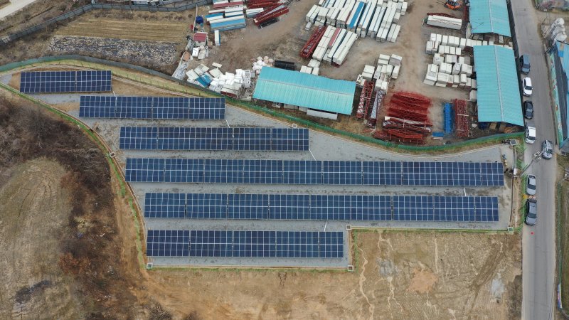 [수원=뉴시스] 에너지 기회소득 마을 이천시 어석1리 햇빛발전협동조합 태양광 발전설비. (사진=경기도 제공) *재판매 및 DB 금지