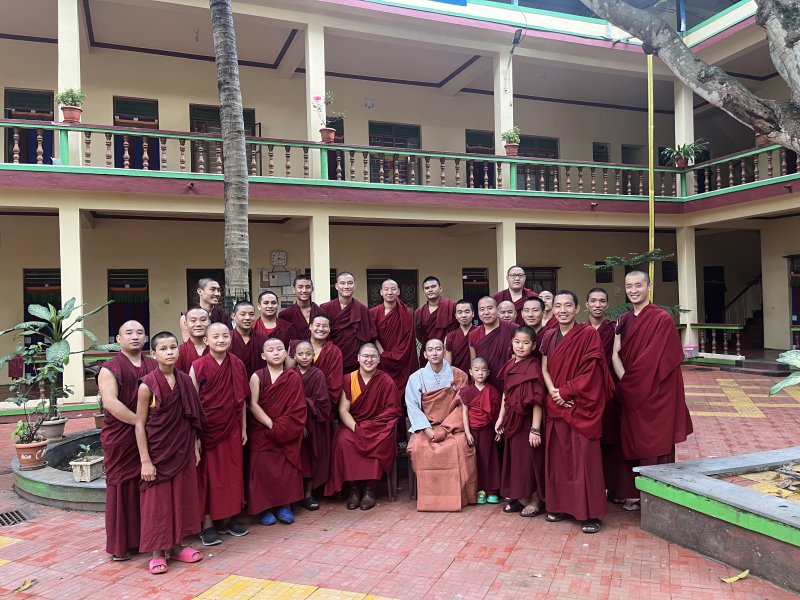 인공 스님과 그의 고국의 스님들 (사진=인공 스님 제공) /뉴스1 ⓒ News1