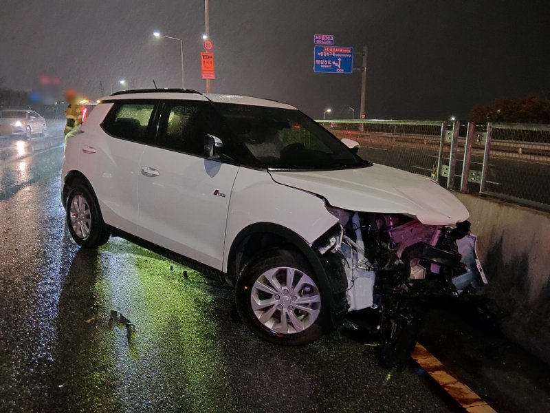 13일 부산 사상구 강변대로 교통사고 현장.(사상경찰서 제공. 재판매 및 DB 금지)