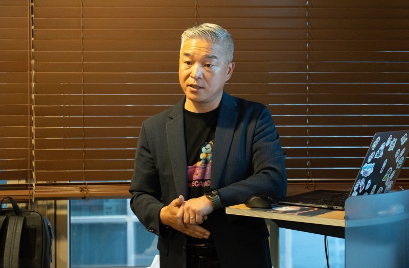 김병수 루시드프로모 대표가 서울 서초구 본사에서 회사소개를 하고 있다. (메인비즈협회 제공)