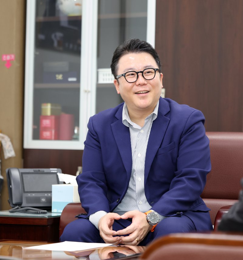 김태우 대구시의회 예산결산특별위원장이 지난 12일 파이낸셜뉴스와 인터뷰에서 "대구시의 2026년 예산안이 다가올 새해에 우리 시민들의 힘찬 희망의 디딤돌이 되기를 시민들이 직접 선택한 대구시 공직자의 한 사람으로서 간절히 바란다"라고 힘줘 말했다. 대구시의회 제공