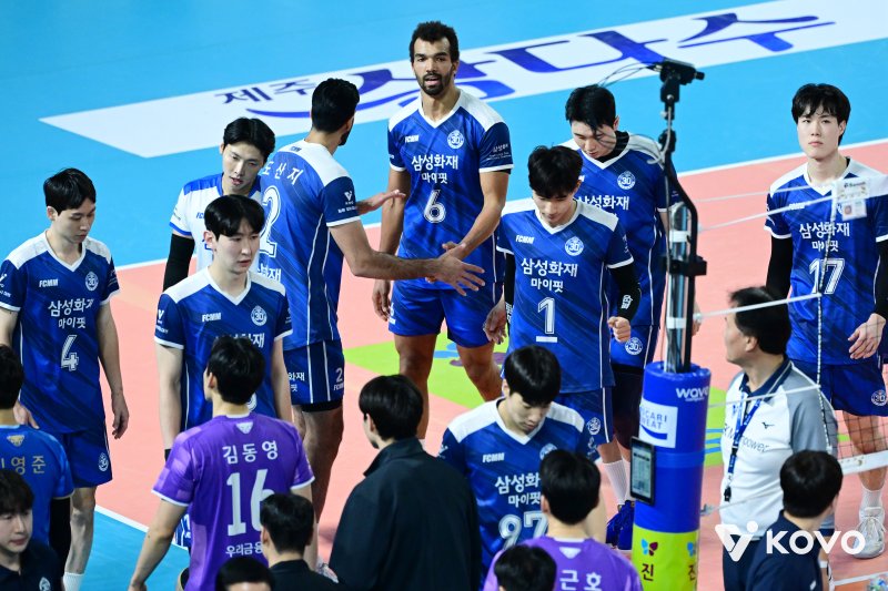 [서울=뉴시스]프로배구 삼성화재 9연패. (사진=KOVO 제공)