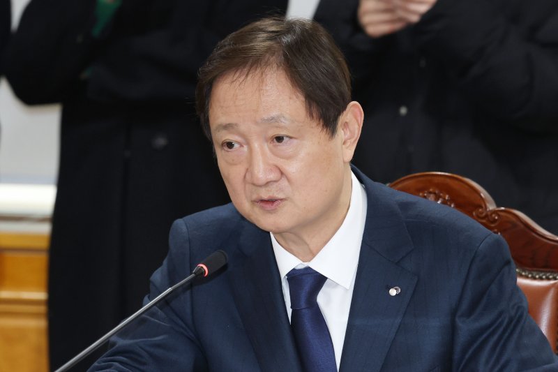 이찬진 금융감독원장이 10일 오후 서울 중구 명동 은행회관에서 열린 금융지주회장들과의 간담회에서 발언하고 있다. 2025.12.10/뉴스1 ⓒ News1 이광호 기자