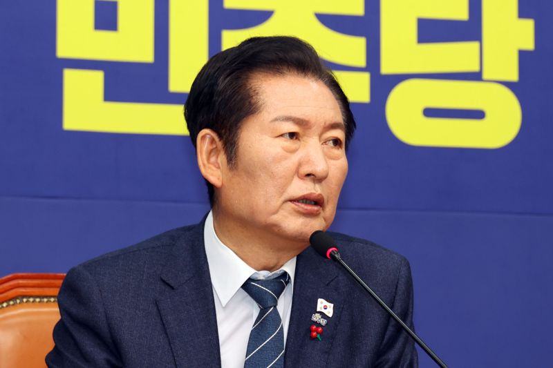 더불어민주당 정청래 대표가 15일 국회에서 열린 최고위원회의에서 발언하고 있다. 사진=서동일 기자